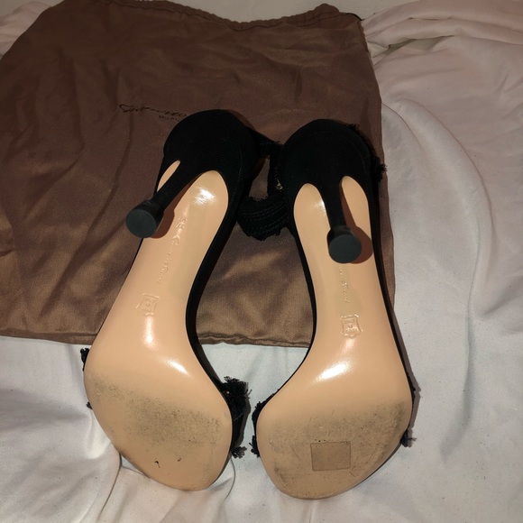 GIANVITO ROSSI FRAYED OPEN TOE HEELS - Picture 4 of 8